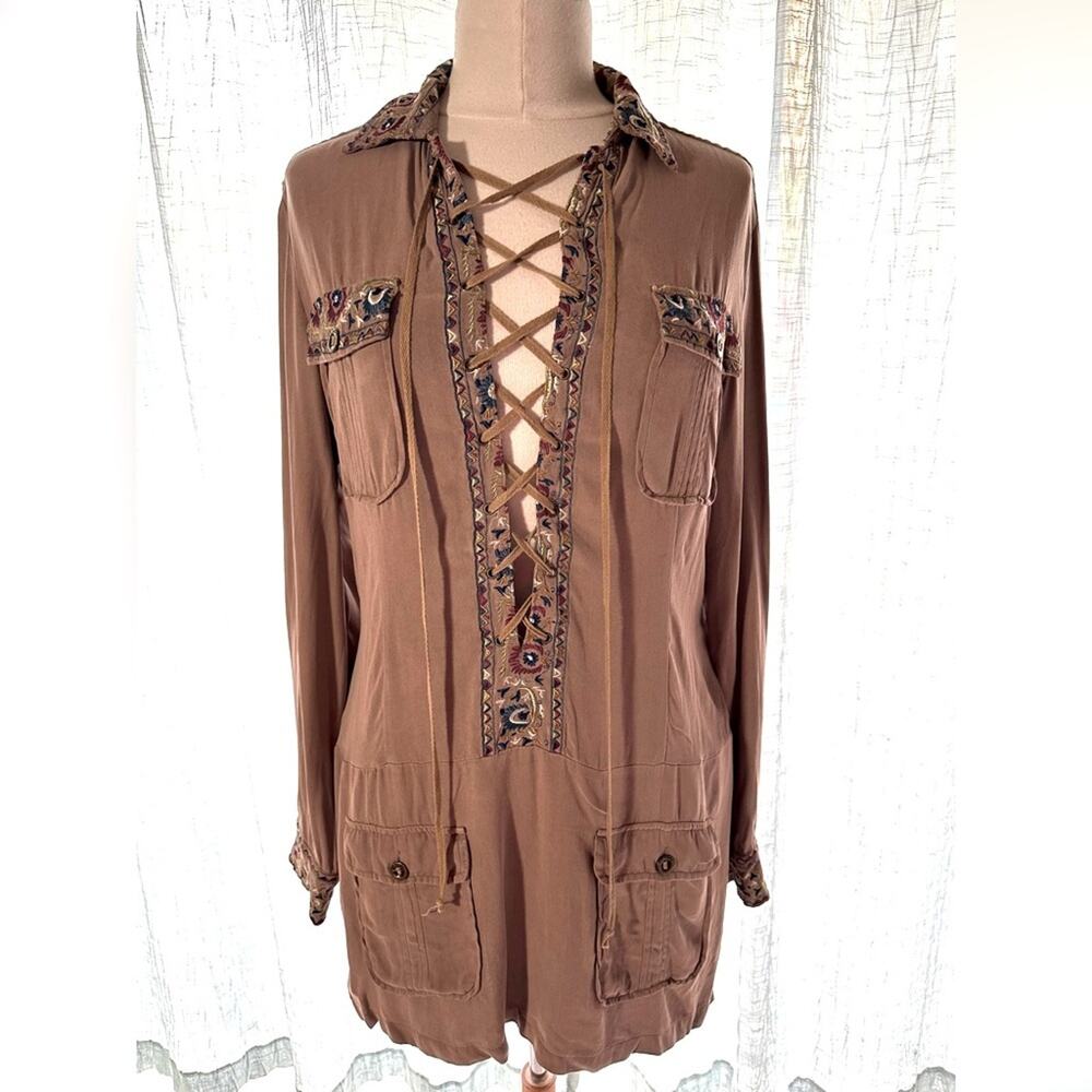 Da-Nang Tan Linen Embroidered Blouse L